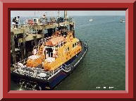 Refuelling lifeboats